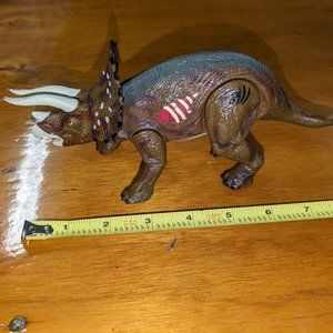 Vintage Jurassic Park 3 Re-Ak A-tak Triceratops  Hasbro 2000